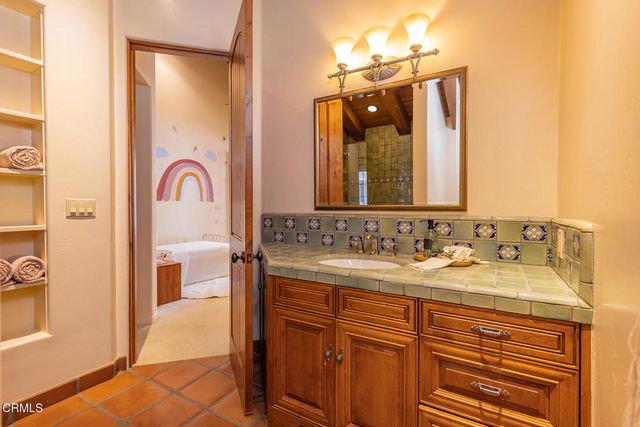 5180 Reeves Road, Ojai, CA 93023