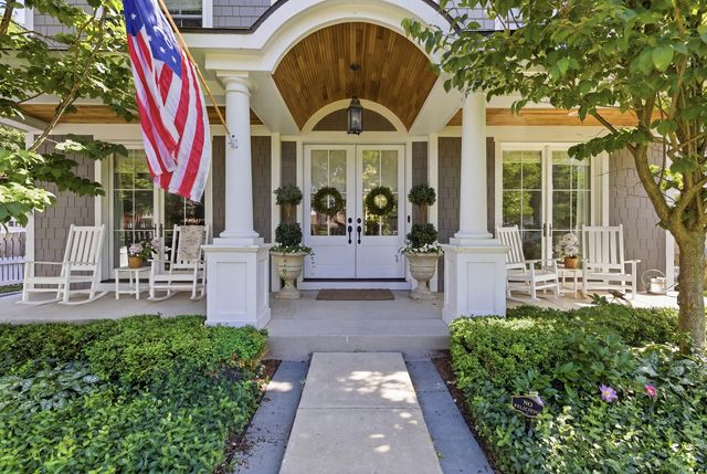 307 E Hillside Avenue, Barrington, IL 60010