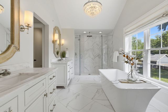 307 E Hillside Avenue, Barrington, IL 60010