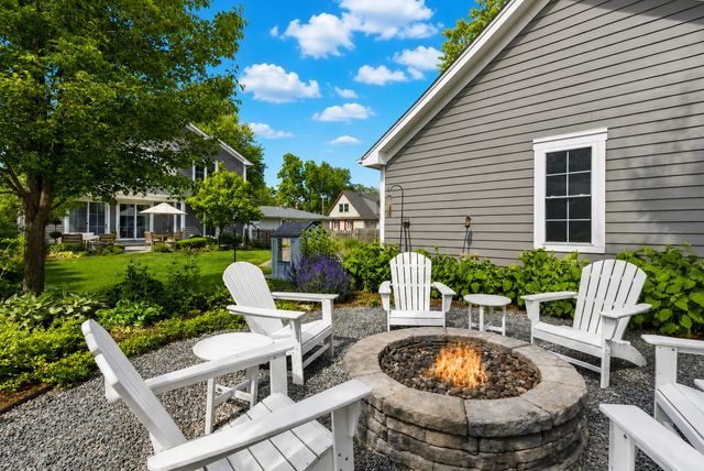 307 E Hillside Avenue, Barrington, IL 60010