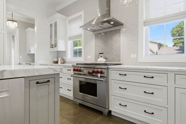 307 E Hillside Avenue, Barrington, IL 60010