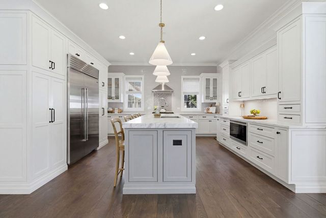 307 E Hillside Avenue, Barrington, IL 60010