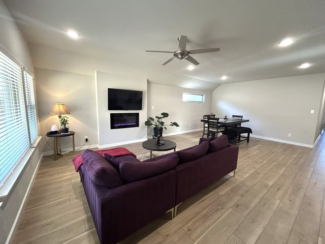 4913 Pebblewood Drive, Princeton, TX 75071