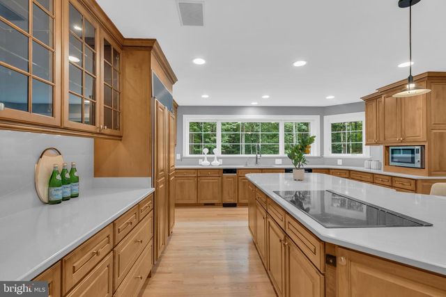 6811 BRIMSTONE LN, Fairfax Station, VA 22039