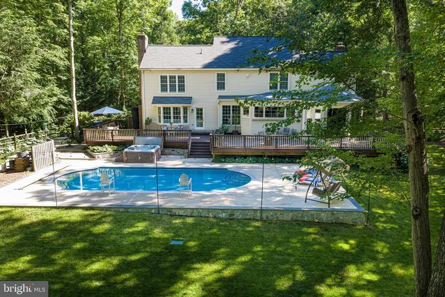 6811 BRIMSTONE LN, Fairfax Station, VA 22039