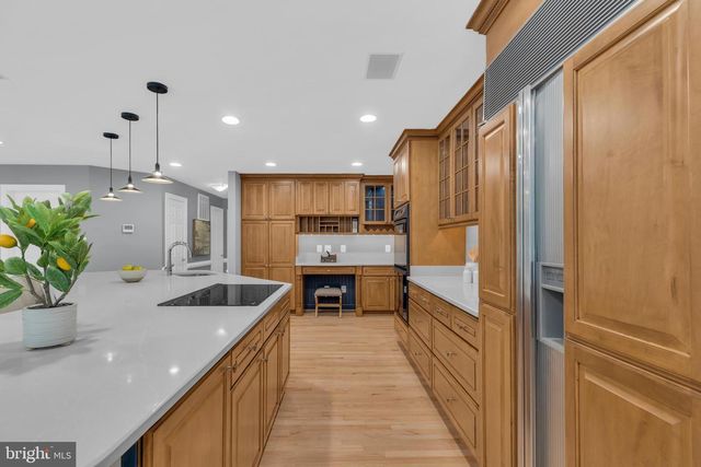 6811 BRIMSTONE LN, Fairfax Station, VA 22039