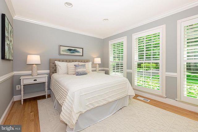 6811 BRIMSTONE LN, Fairfax Station, VA 22039