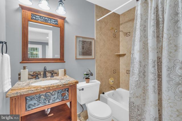 6811 BRIMSTONE LN, Fairfax Station, VA 22039