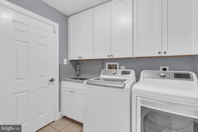 6811 BRIMSTONE LN, Fairfax Station, VA 22039