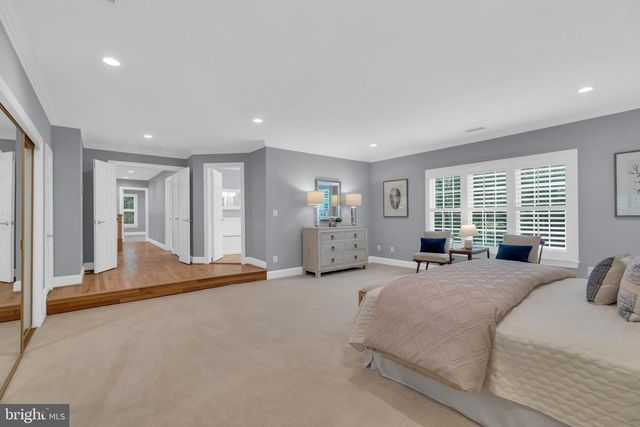 6811 BRIMSTONE LN, Fairfax Station, VA 22039