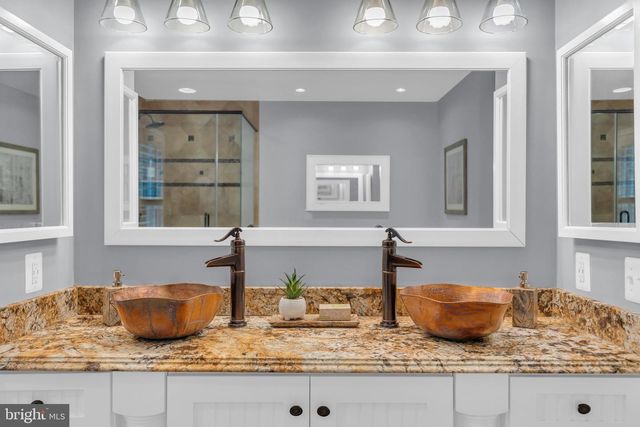 6811 BRIMSTONE LN, Fairfax Station, VA 22039