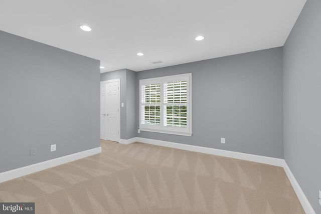 6811 BRIMSTONE LN, Fairfax Station, VA 22039