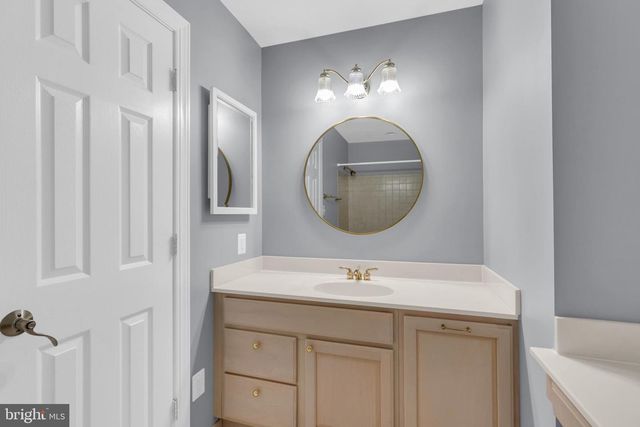 6811 BRIMSTONE LN, Fairfax Station, VA 22039