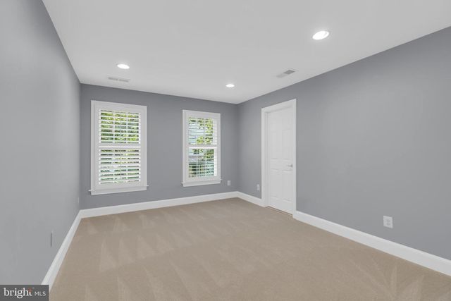 6811 BRIMSTONE LN, Fairfax Station, VA 22039