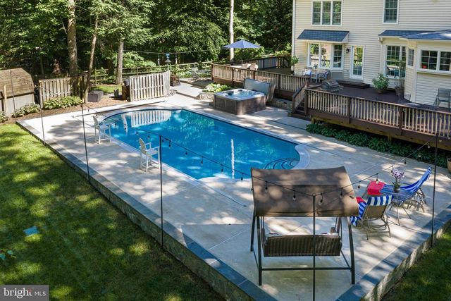 6811 BRIMSTONE LN, Fairfax Station, VA 22039