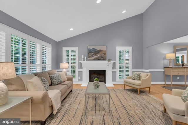 6811 BRIMSTONE LN, Fairfax Station, VA 22039