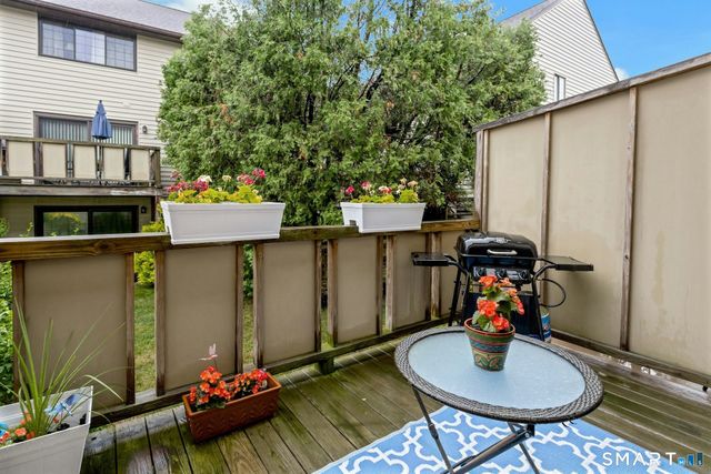 202 Soundview Avenue 10, Stamford, CT 06902