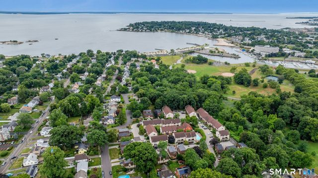202 Soundview Avenue 10, Stamford, CT 06902