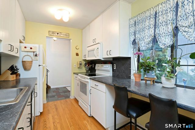202 Soundview Avenue 10, Stamford, CT 06902