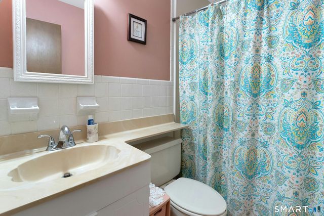 202 Soundview Avenue 10, Stamford, CT 06902