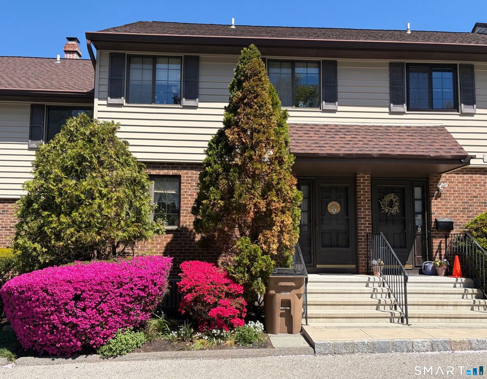 202 Soundview Avenue 10, Stamford, CT 06902
