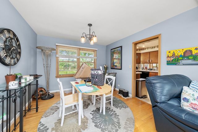 675 S Edgewood Avenue, Elmhurst, IL 60126