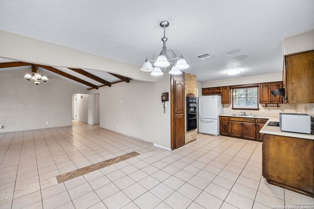 5523 KING RICHARD ST, San Antonio, TX 78229