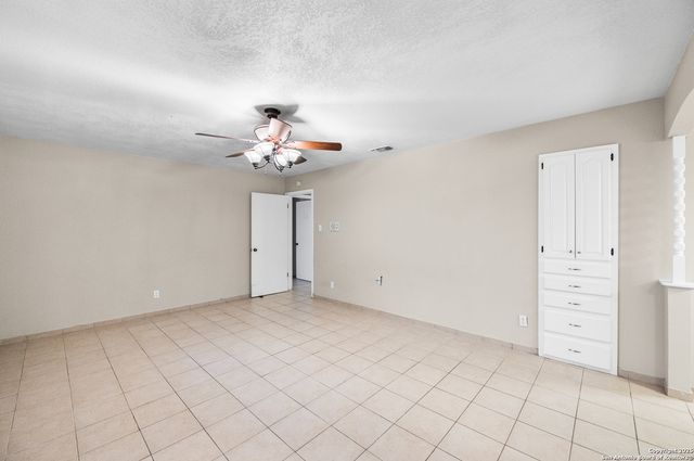 5523 KING RICHARD ST, San Antonio, TX 78229