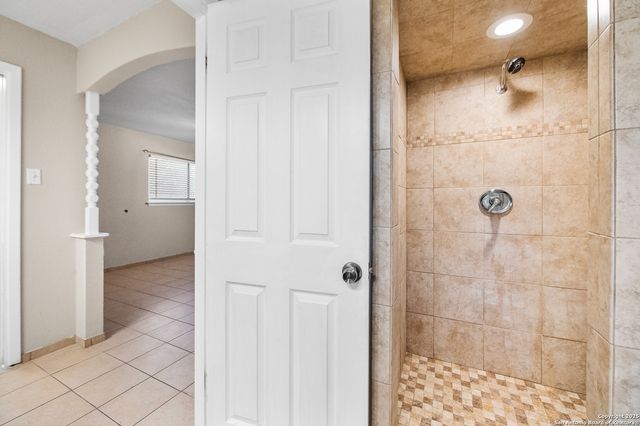 5523 KING RICHARD ST, San Antonio, TX 78229