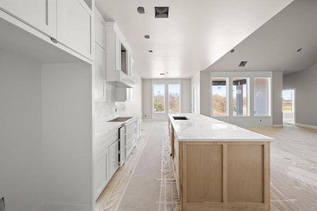 15525 Aparados Way, Edmond, OK 73013