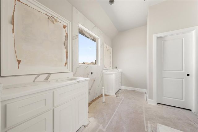 15525 Aparados Way, Edmond, OK 73013