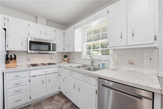 9700 E 82nd Street, Raytown, MO 64138