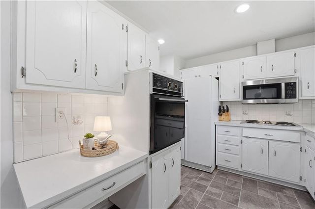 9700 E 82nd Street, Raytown, MO 64138