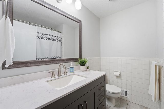 9700 E 82nd Street, Raytown, MO 64138