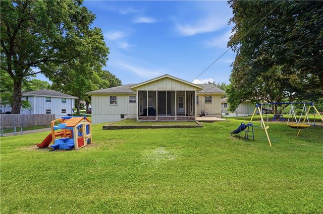 9700 E 82nd Street, Raytown, MO 64138