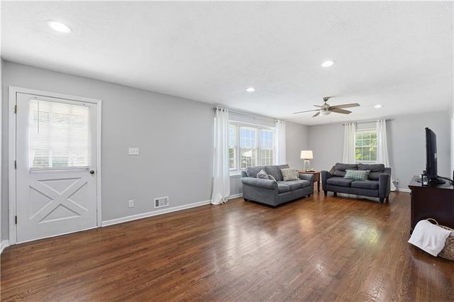 9700 E 82nd Street, Raytown, MO 64138