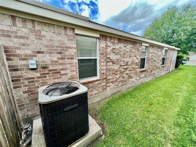 3210 Blue Bonnet Drive, Texas City, TX 77591