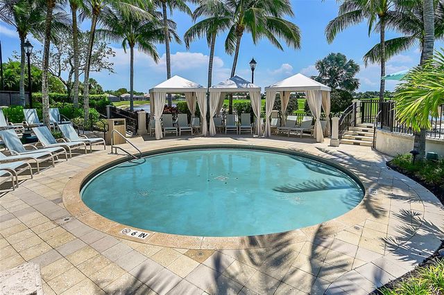 8049 Aberdeen Drive 101, Boynton Beach, FL 33472