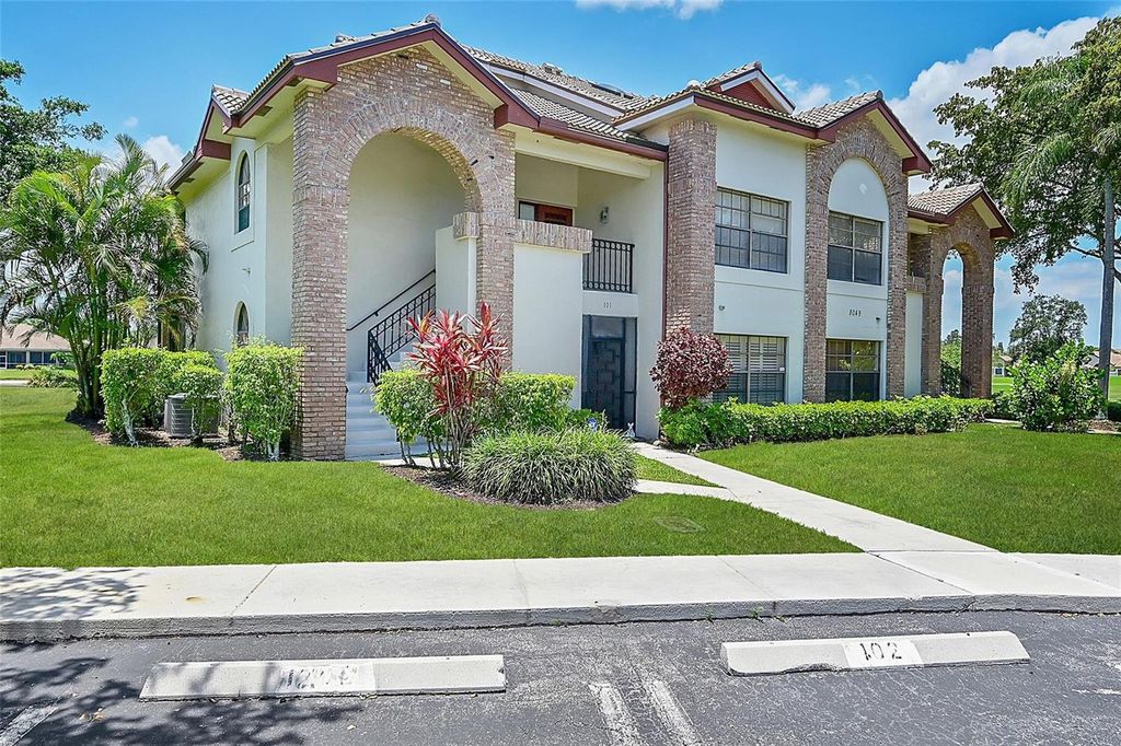 8049 Aberdeen Drive 101, Boynton Beach, FL 33472
