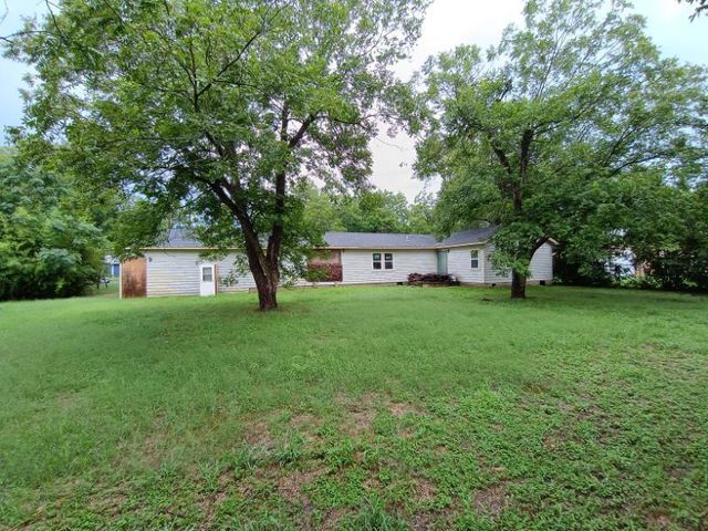 112 W Ila ST, Elgin, TX 78621