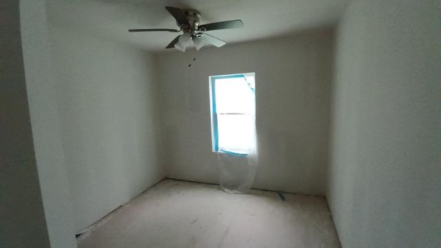 112 W Ila ST, Elgin, TX 78621