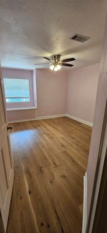137 Oakview Road, Gainesville, TX 76240