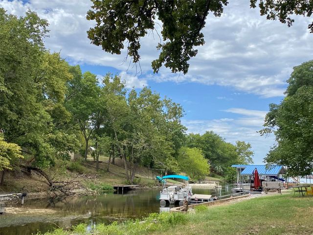 137 Oakview Road, Gainesville, TX 76240