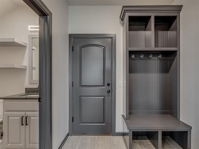 3901 Durango Lakes Drive, Oklahoma City, OK 73160