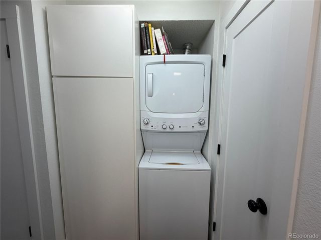 7995 E Mississippi Avenue J10, Denver, CO 80247