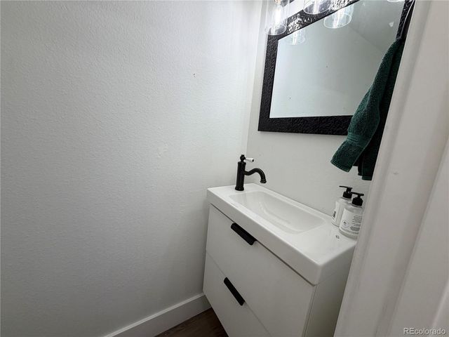 7995 E Mississippi Avenue J10, Denver, CO 80247