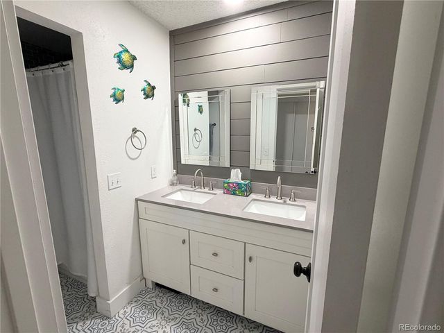 7995 E Mississippi Avenue J10, Denver, CO 80247