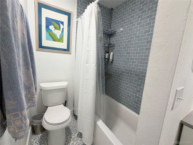 7995 E Mississippi Avenue J10, Denver, CO 80247