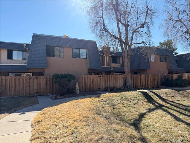 7995 E Mississippi Avenue J10, Denver, CO 80247