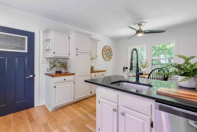 803 Forest Glen Boulevard, Kalamazoo, MI 49008